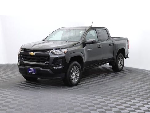 Used 2024 Chevrolet Colorado LT w/ LT Convenience Package II image 5