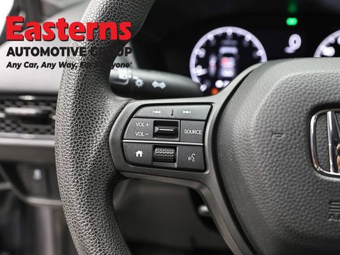 Used 2023 Honda HR-V LX image 15