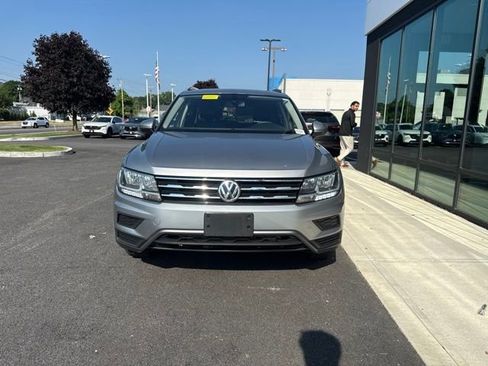 Used 2021 Volkswagen Tiguan SE w/ Panoramic Sunroof Package AWD/4WD image 7
