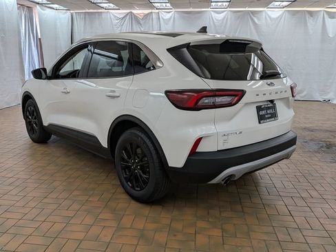 Certified 2023 Ford Escape Active w/ Cold Weather Package FWD image 5