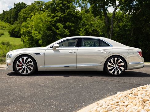 New 2026 Bentley Flying Spur Plug-In Hybrid AWD/4WD image 5