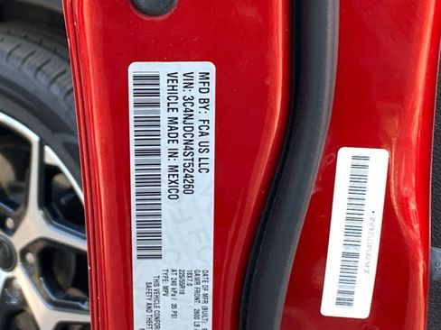 Used 2025 Jeep Compass Limited image 10