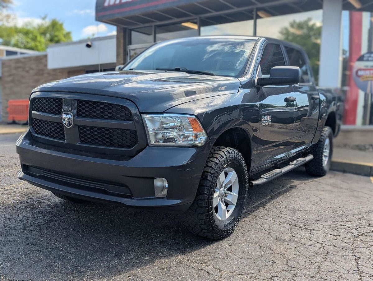Used 2017 RAM 1500 Express AWD/4WD image 7