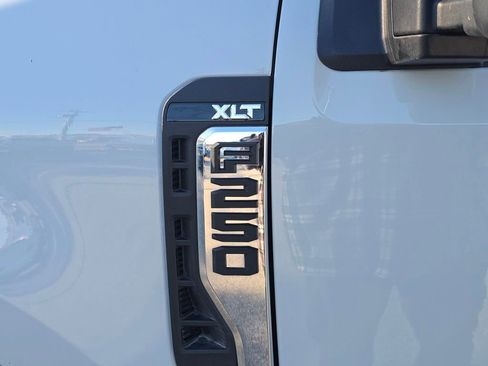 Used 2025 Ford F250 XLT w/ FX4 Off-Road Package image 9