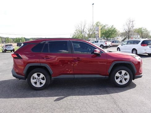 Used 2019 Toyota RAV4 XLE w/ Convenience Package image 3