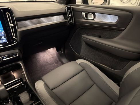 Used 2023 Volvo XC40 Recharge Core AWD/4WD image 27