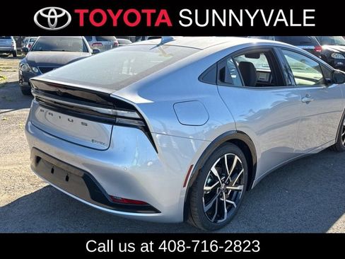 Used 2025 Toyota Prius Plug-In Hybrid image 2