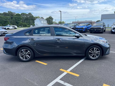 Used 2023 Kia Forte LXS FWD image 6