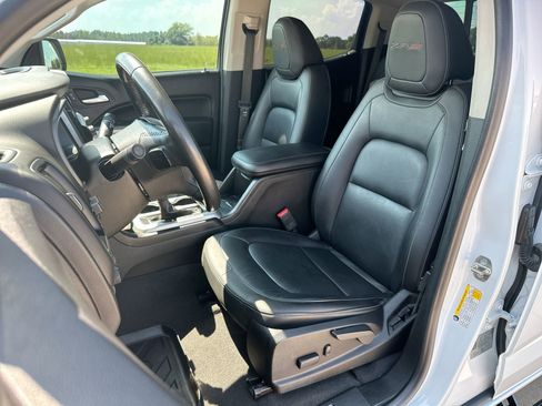Used 2019 Chevrolet Colorado ZR2 image 11