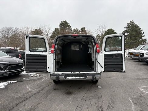 Used 2024 Chevrolet Express 2500 w/ Driver Convenience Package image 8