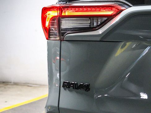 Certified 2020 Toyota RAV4 XLE w/ Convenience Package FWD image 12