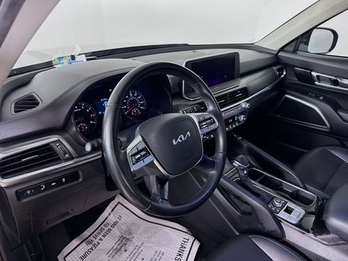 Used 2022 Kia Telluride S image 8