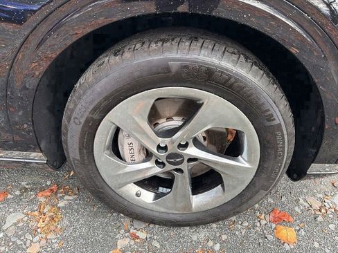 Used 2026 Genesis GV70 2.5T Advanced image 8