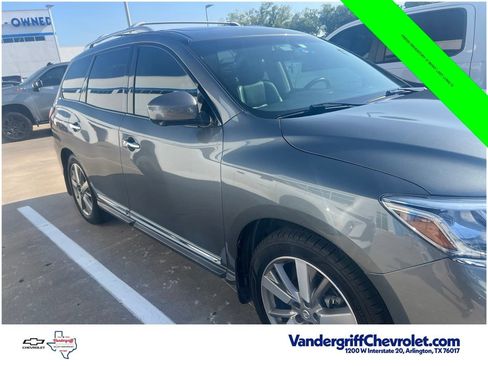 Used 2016 Nissan Pathfinder Platinum w/ Cargo Package FWD image 3