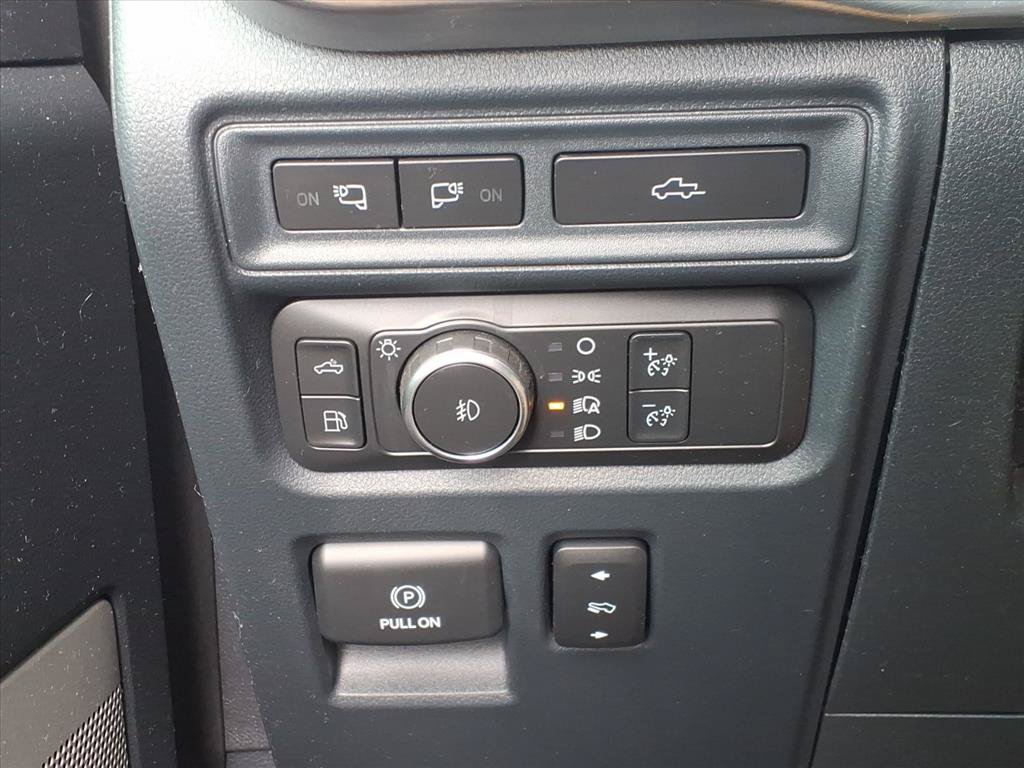 Used 2022 Ford F150 Lariat w/ Equipment Group 502A High AWD/4WD image 11