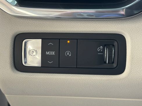 Used 2024 GMC Acadia Denali w/ Super Cruise Package image 48