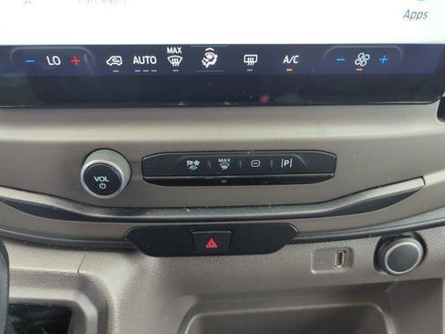 Used 2022 Ford Transit 350 XLT image 18