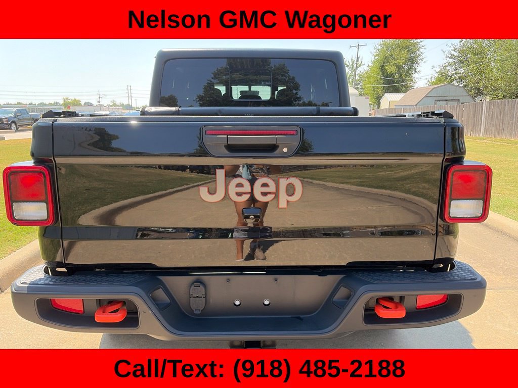 Used 2023 Jeep Gladiator Mojave w/ Cold Weather Group AWD/4WD image 8
