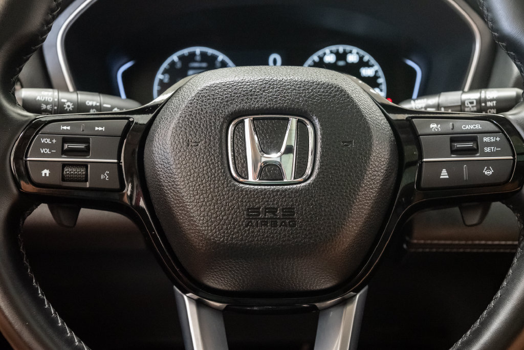 Used 2025 Honda Pilot Touring image 14