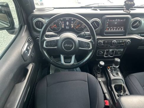Used 2020 Jeep Wrangler Unlimited Sahara AWD/4WD image 20