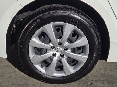 Used 2024 Toyota Corolla LE image 9