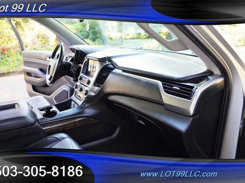 Used 2018 Chevrolet Suburban LT AWD/4WD image 18