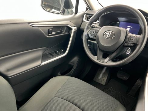 Used 2023 Toyota RAV4 LE AWD/4WD image 12