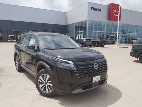 New 2026 Nissan Pathfinder SL AWD/4WD image 1