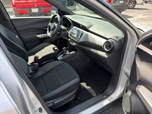 Used 2020 Nissan Kicks SV FWD image 13