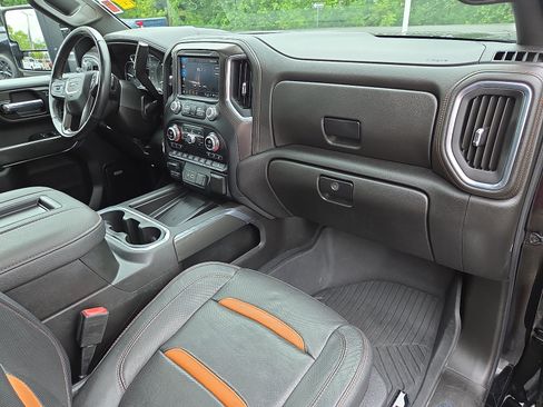 Used 2022 GMC Sierra 2500 AT4 w/ AT4 Preferred Package AWD/4WD image 18