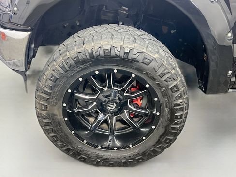 Used 2019 Ford F150 Lariat w/ Equipment Group 502A Luxury AWD/4WD image 13