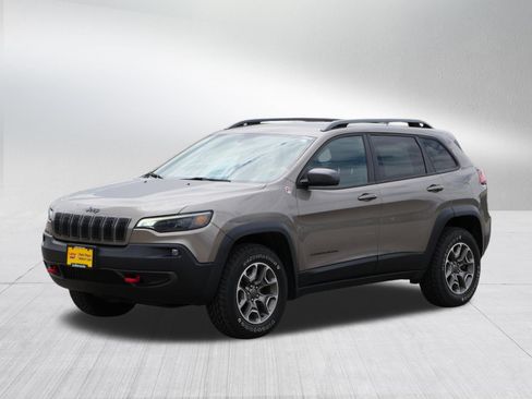 Used 2020 Jeep Cherokee Trailhawk w/ Cold Weather Group AWD/4WD image 3