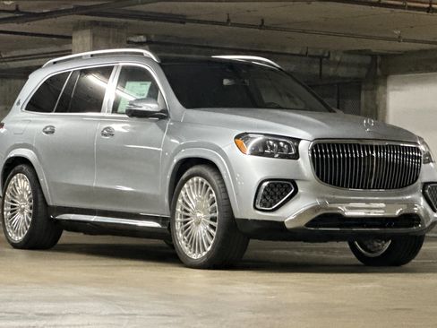New 2025 Mercedes-Benz Maybach GLS 600 4MATIC image 6