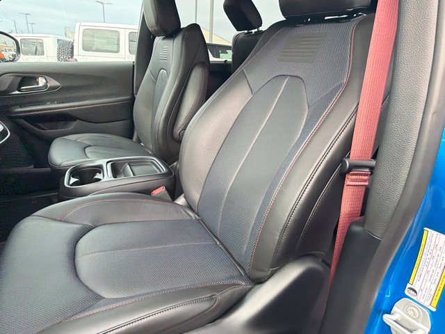 New 2027 Chrysler Pacifica Select AWD/4WD image 20