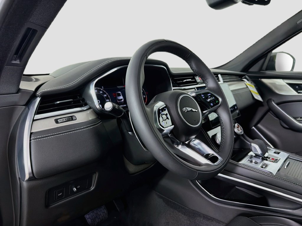 New 2026 Jaguar F-PACE R-Dynamic S AWD/4WD image 9