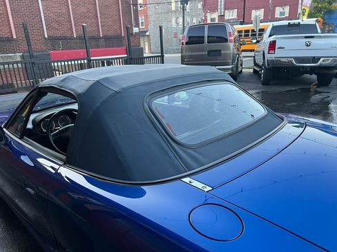 Used 1999 MAZDA MX-5 Miata 10th Anniversary Edition image 11