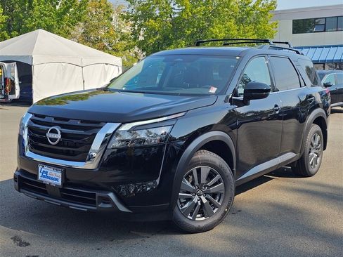 New 2025 Nissan Pathfinder SV image 1