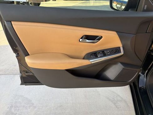 Used 2020 Nissan Sentra SV w/ SV Premium Package FWD image 9