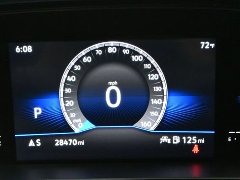 Used 2023 Volkswagen Taos SE w/ Panoramic Sunroof Package FWD image 16