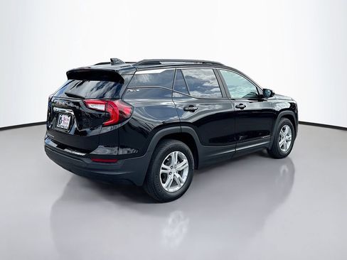 Used 2024 GMC Terrain SLE w/ Driver Convenience Package image 7
