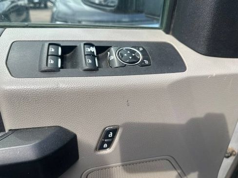 Used 2017 Ford F250 XL w/ STX Appearance Package AWD/4WD image 13