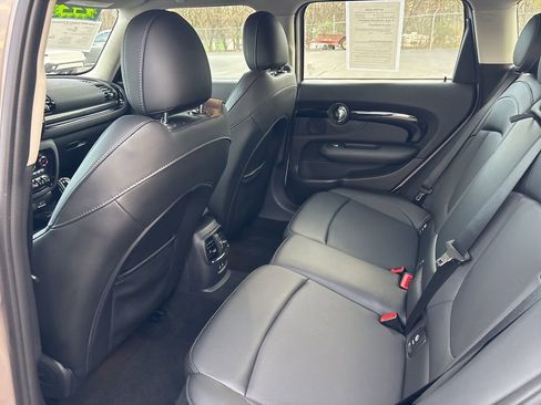 Used 2022 MINI Cooper Clubman S w/ Premium Package image 12