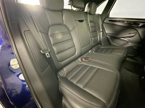 Certified 2026 Porsche Macan AWD/4WD image 27