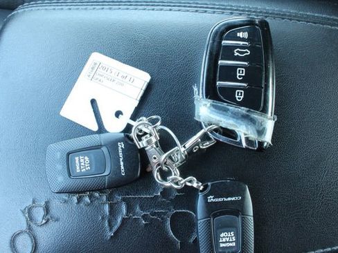 Used 2015 Chrysler 200 S FWD image 28