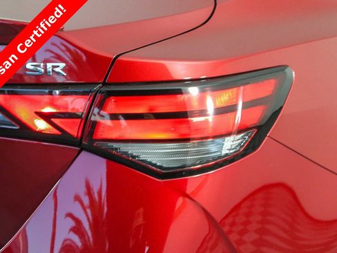 Certified 2022 Nissan Sentra SR w/ SR Premium Package image 9