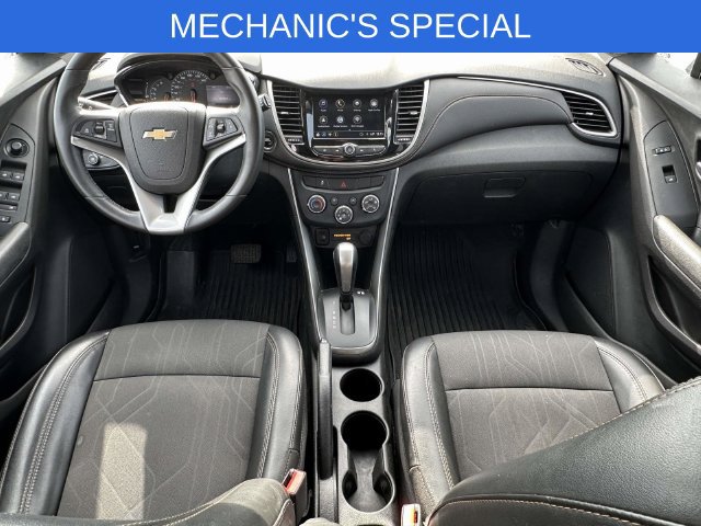 Used 2018 Chevrolet Trax LT w/ Redline Edition AWD/4WD image 11