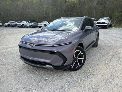 Used 2024 Chevrolet Equinox EV LT image 11