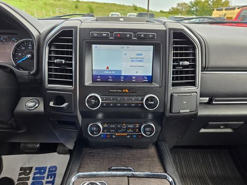 Used 2020 Ford Expedition Limited w/ Equipment Group 302A AWD/4WD image 21