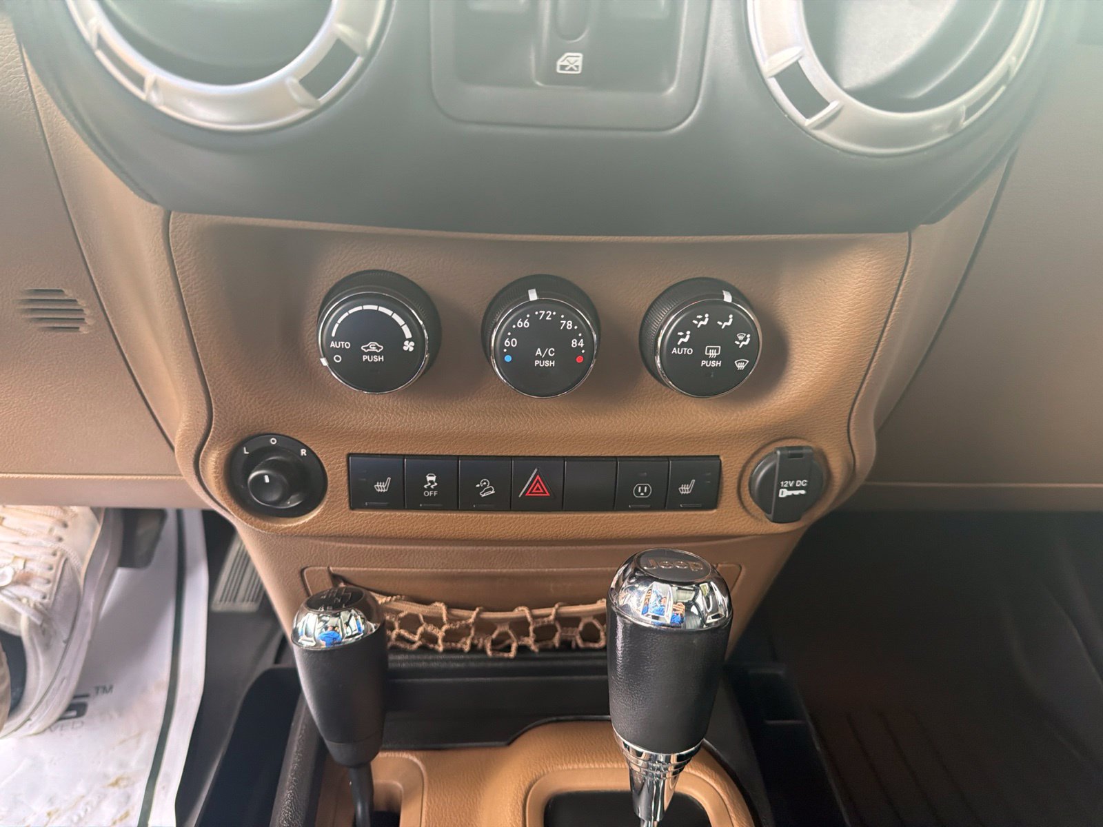 Used 2013 Jeep Wrangler Unlimited Sahara w/ Mopar Chrome Edition Group AWD/4WD image 15