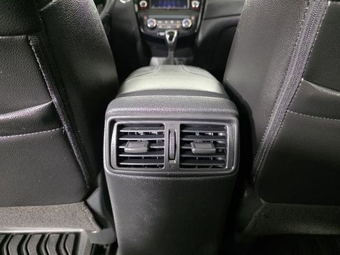 Used 2018 Nissan Rogue SL w/ Premium Package FWD image 42
